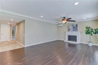 Photo #5: OC23138832 Listing