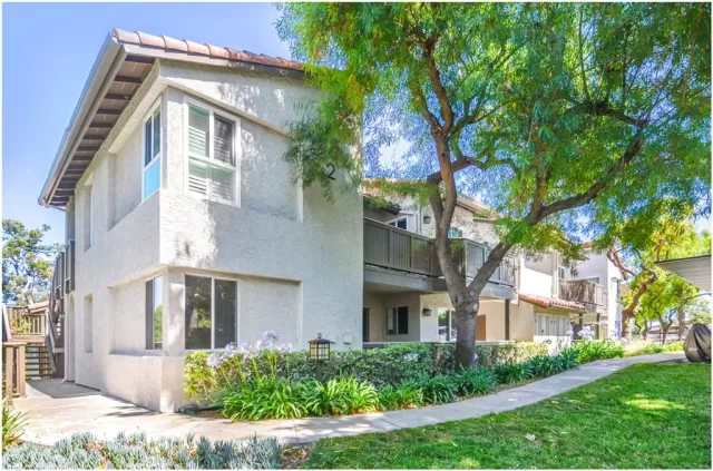 MLS: OC23139023 Condo For Sale