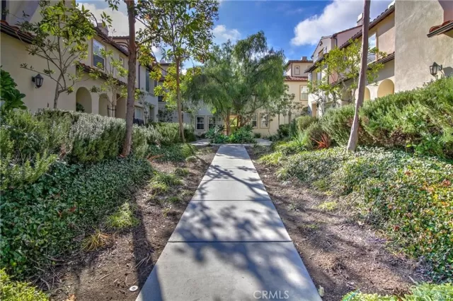 MLS: OC23139045 Condo For Sale