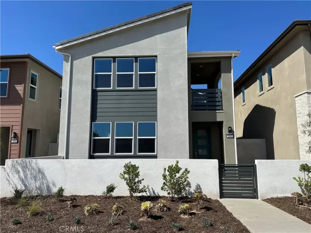 MLS: OC23139213 Condo For Sale