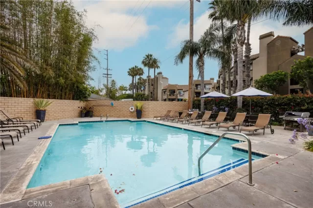 MLS: OC23139898 Condo For Sale