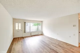 Photo #6: OC23139960 Listing