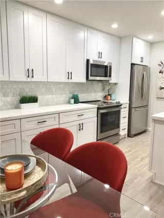 Photo #2: OC23140124 Listing