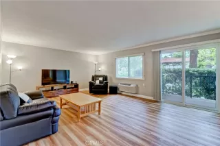 Photo #3: OC23140375 Listing