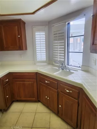 Photo #4: OC23140453 Listing