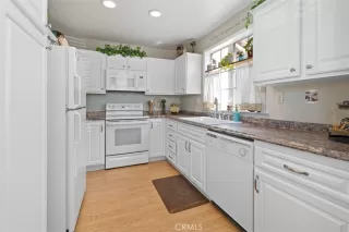 Photo #6: OC23140556 Listing 