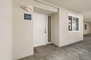 Photo #4: OC23140615 Listing