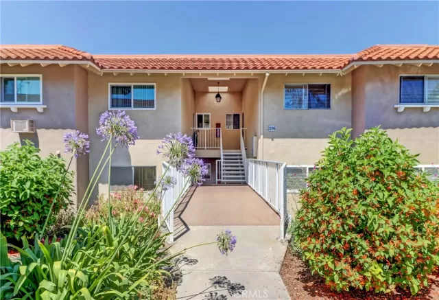 MLS: OC23140754 Condo For Sale