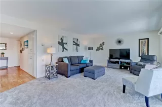 Photo #4: OC23140754 Listing