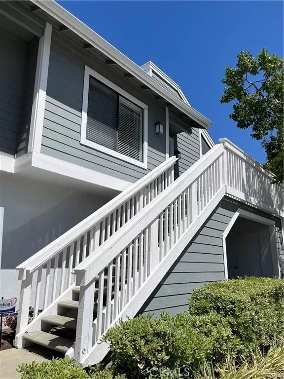 MLS: OC23140943 Condo For Sale