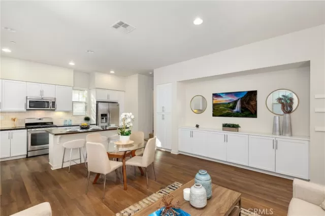 MLS: OC23141218 Condo For Sale