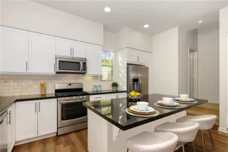 Photo #4: OC23141218 Listing 