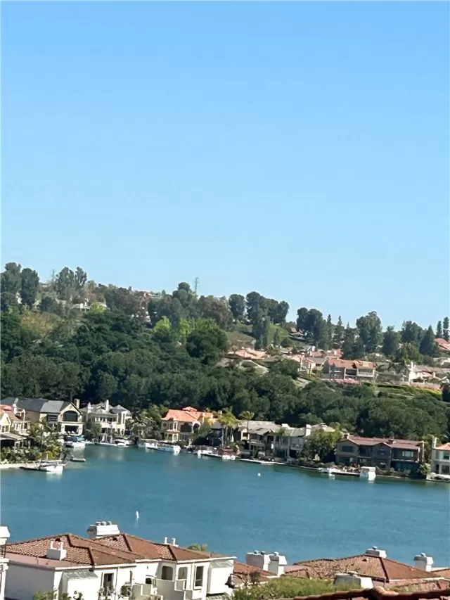 MLS: OC23141433 Condo For Sale