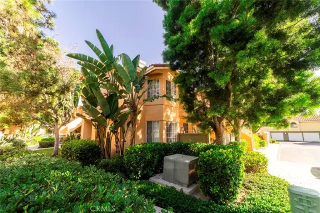 MLS: OC23141455 Condo For Sale