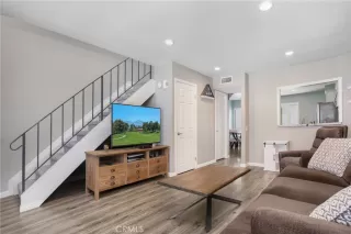 Photo #3: OC23141545 Listing