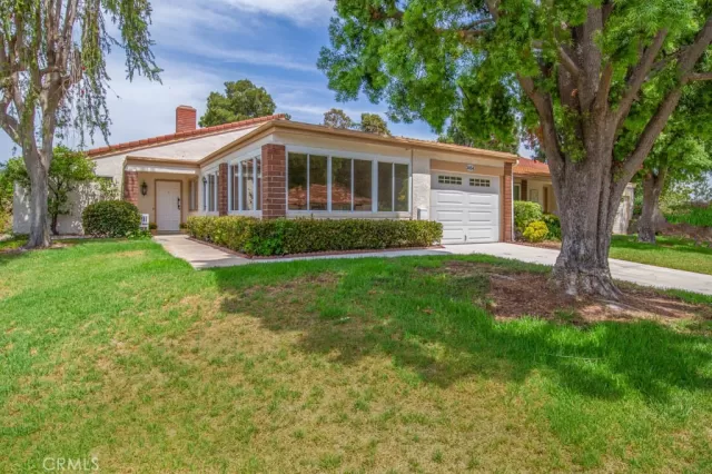 MLS: OC23141744 Condo For Sale