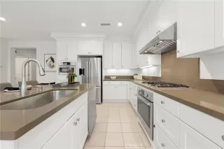 Photo #6: OC23141921 Listing