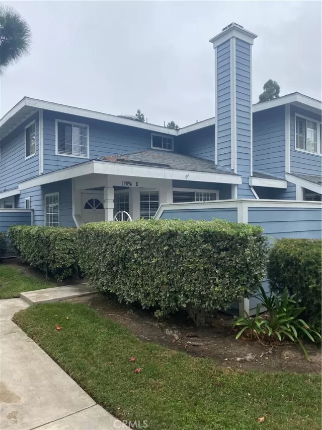 MLS: OC23141935 Condo For Sale