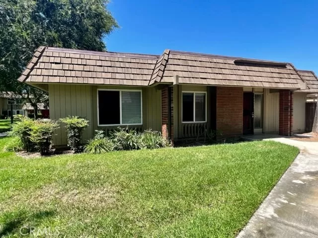 MLS: OC23142113 Condo For Sale