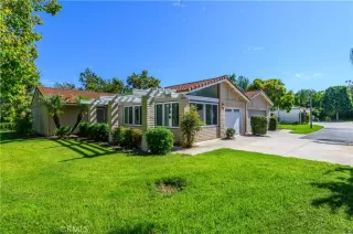 Photo #2: OC23142411 Listing