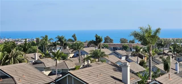 MLS: OC23142478 Condo For Sale