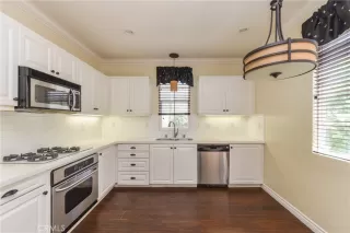 Photo #2: OC23142708 Listing 