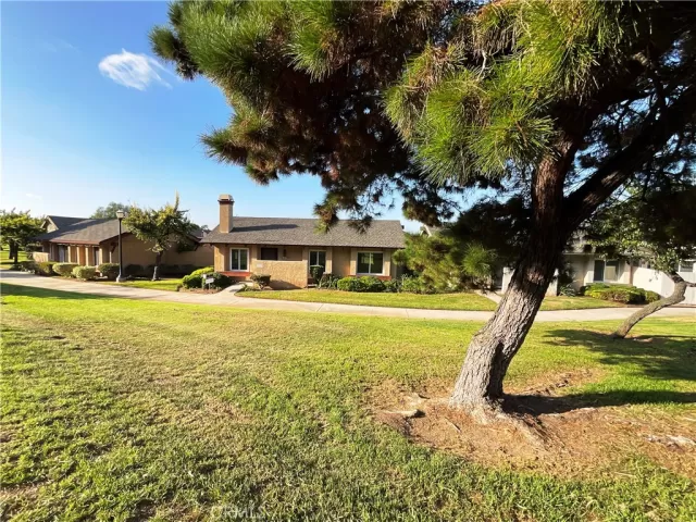 MLS: OC23143569 Condo For Sale