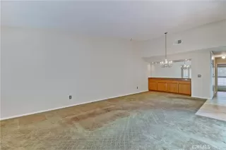 Photo #4: OC23143701 Listing