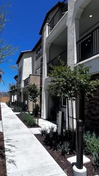 Photo #2: OC23144009 Listing