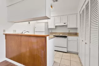 Photo #5: OC23144221 Listing 