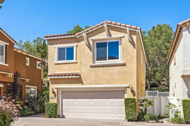 MLS: OC23144511 Condo For Sale