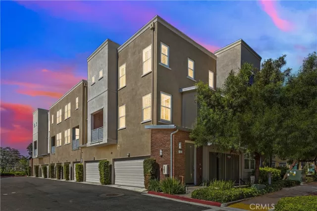 MLS: OC23144535 Condo For Sale