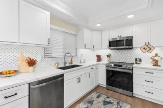 Photo #1: OC23144576 Listing