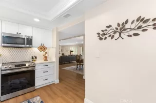 Photo #4: OC23144576 Listing