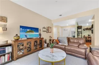 Photo #3: OC23144738 Listing 