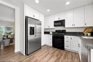 Photo #6: OC23144753 Listing 