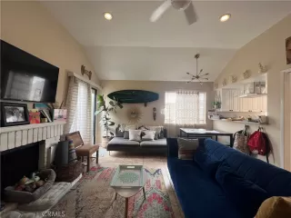 Photo #2: OC23145330 Listing