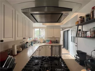 Photo #3: OC23145330 Listing