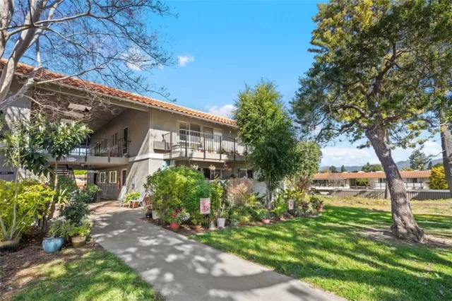 MLS: OC23145341 Condo For Sale