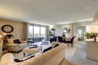 Photo #2: OC23145366 Listing