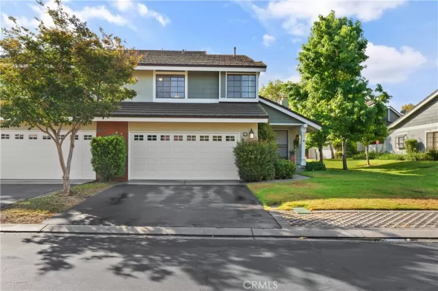 MLS: OC23145406 Condo For Sale