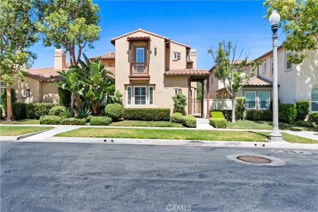 MLS: OC23145547 Condo For Sale