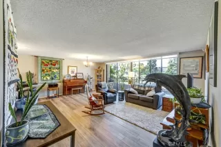 Photo #2: OC23145552 Listing