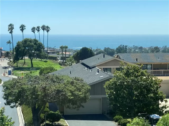 MLS: OC23145597 Condo For Sale