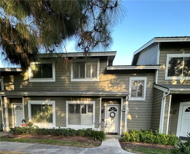 MLS: OC23145650 Condo For Sale