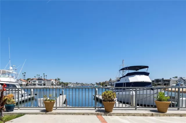 MLS: OC23145853 Condo For Sale