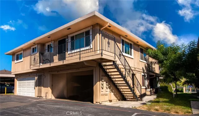 MLS: OC23145877 Condo For Sale