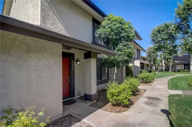 MLS: OC23145908 Condo For Sale