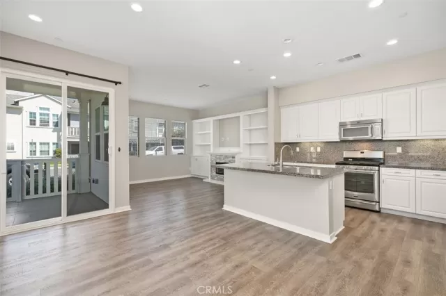 MLS: OC23145938 Condo For Sale