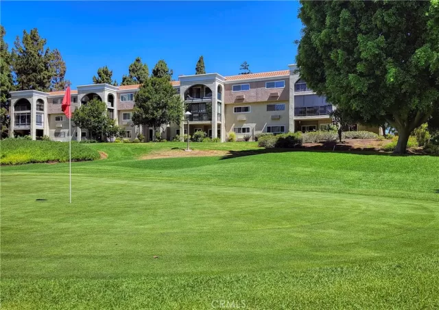 MLS: OC23145983 Condo For Sale